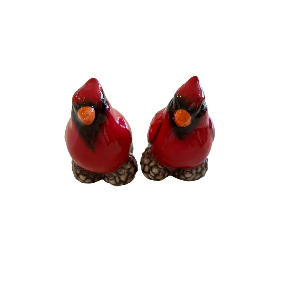 Vintage Red Cardinal Bird on Pinecone Ceramic‎ Salt and Pepper Shakers Set